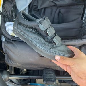 Black vans size women 8/ men 6.5